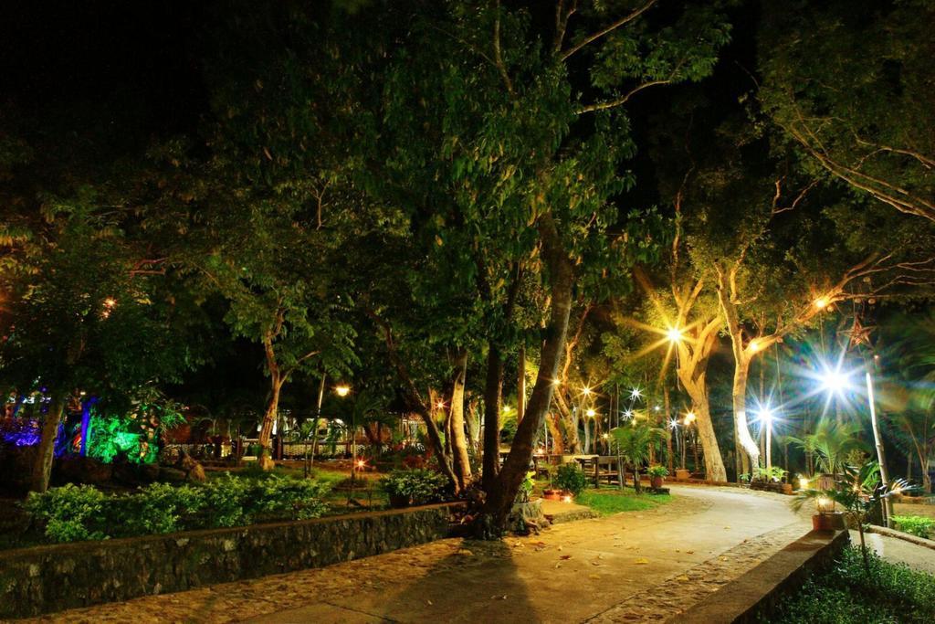 Villa Khadine Grand Vista Resort Coron Εξωτερικό φωτογραφία